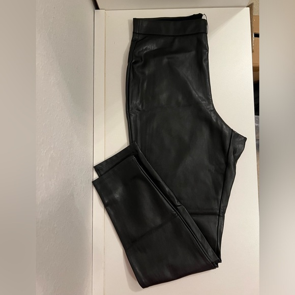 Bundle💕Cache Top & Express Super High Waisted Faux Leather Leggings - Picture 16 of 17